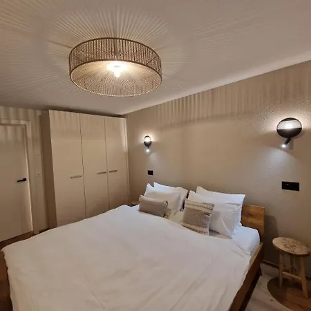 Apartment A Post, Charming And Newly Renovated In A Historic 1851 House Near Interlaken