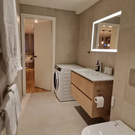 A Post, Charming And Newly Renovated In A Historic 1851 House Near Interlaken Apartment
